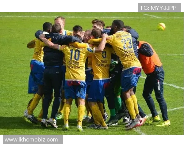 重庆足球队在钻石联赛中的拼搏历程与荣耀时刻的深度剖析