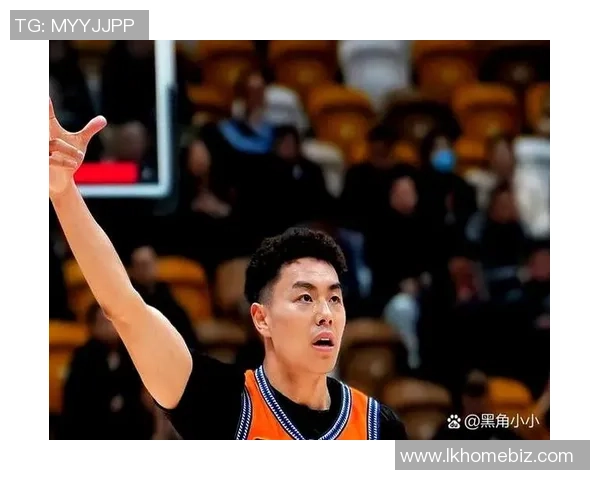 重庆篮球队在世界杯预选赛积分榜上以99分高居榜首展现强劲实力