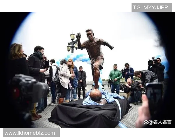 足球明星与哪些名人长得相似的趣味对比分析